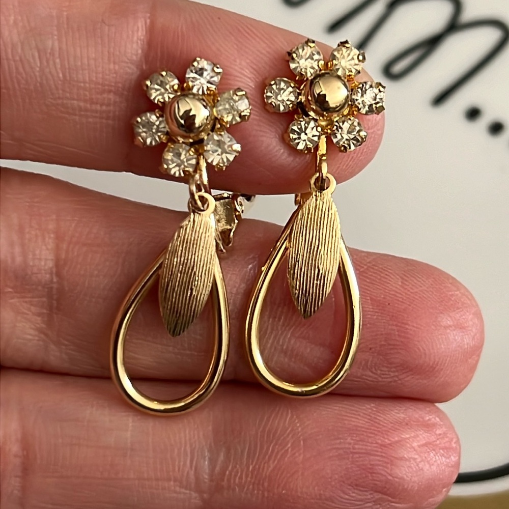 CRYSTAL FLOWER DROP CLIP EARRINGS VINTAGE